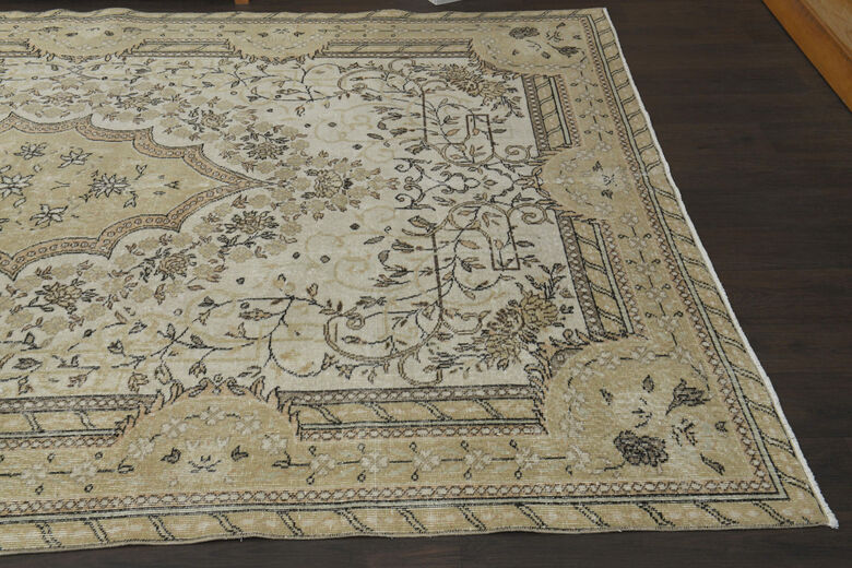 Handmade Beige Turkish Anatolian Rug