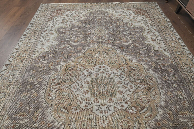 Handmade Vintage Oriental Anatolian Rug