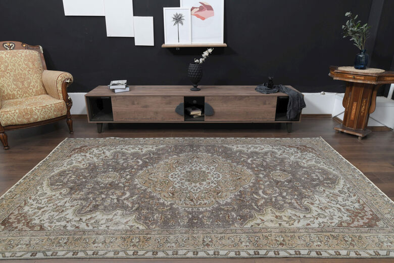 Handmade Vintage Oriental Anatolian Rug
