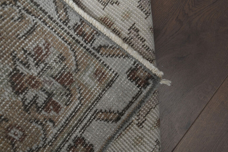 Handmade Vintage Oriental Anatolian Rug
