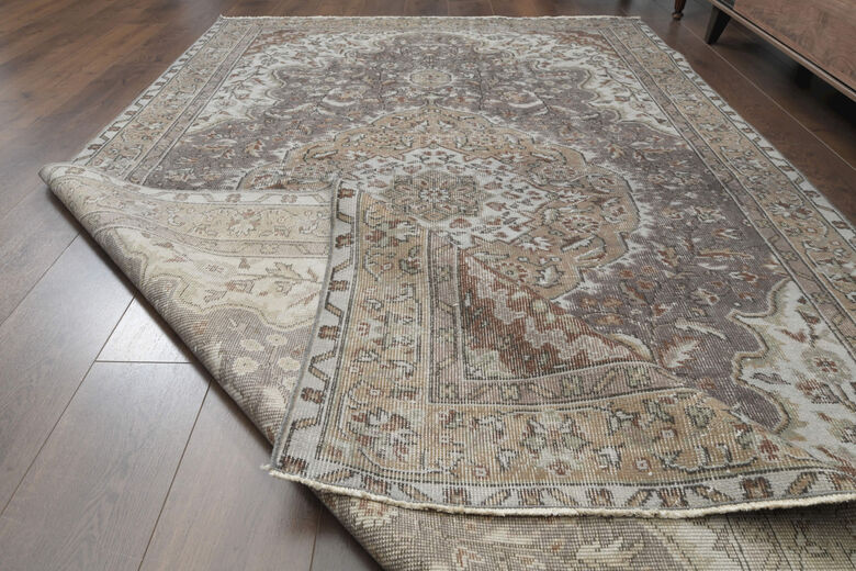 Handmade Vintage Oriental Anatolian Rug