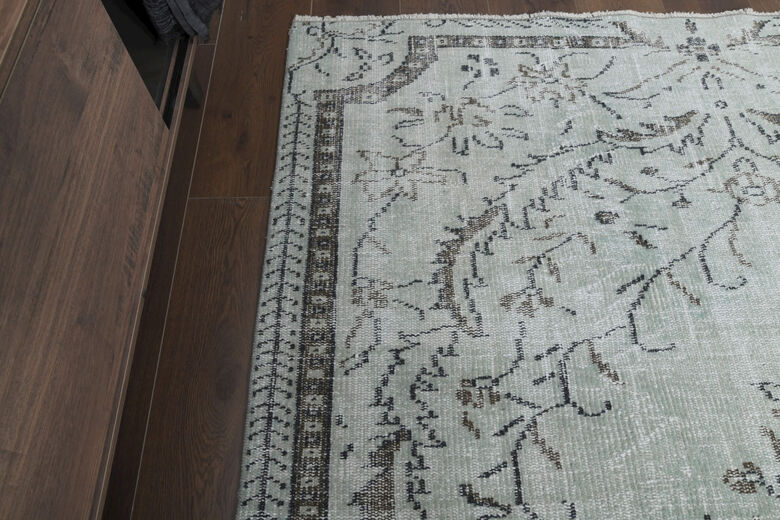 Handmade Vintage Oriental Rug