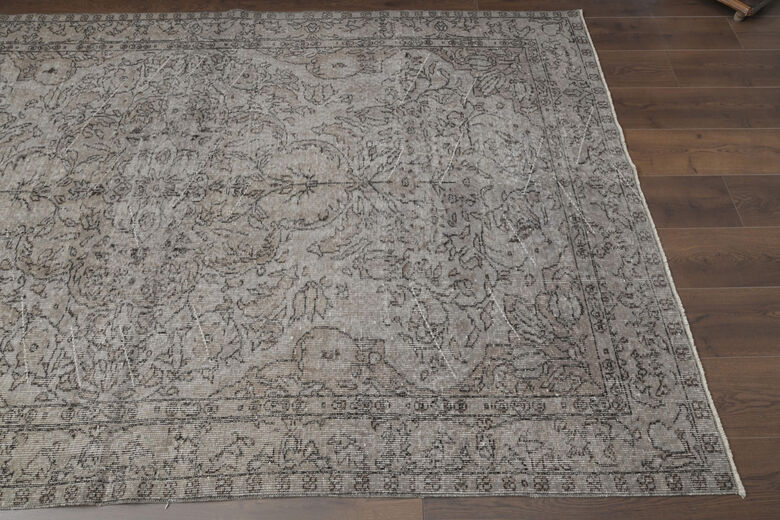 Vintage Foliate Wool Rugs