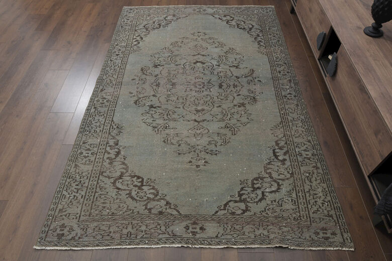 Handmade Vintage Oriental Anatolian Rug