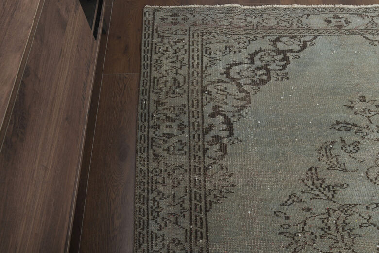 Handmade Vintage Oriental Anatolian Rug
