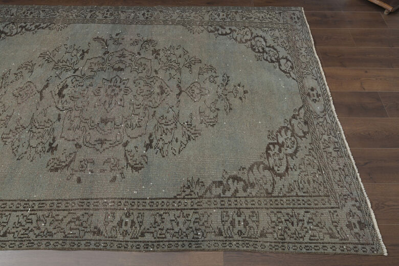 Handmade Vintage Oriental Anatolian Rug
