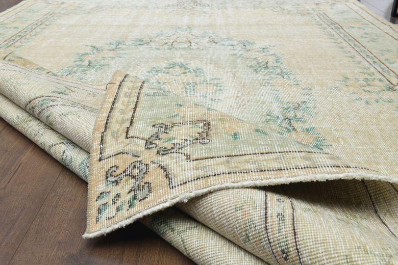 Circlet - Moss Green Vintage Carpet