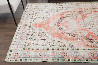 6x10 Feet - Distressed Vintage Area Rug - Thumbnail