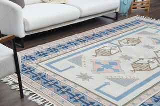 Tasseled Vintage Area Rug - Thumbnail