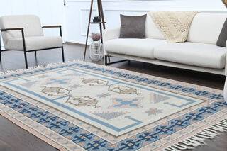 Tasseled Vintage Area Rug - Thumbnail