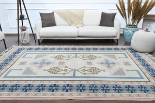 Tasseled Vintage Area Rug - Thumbnail