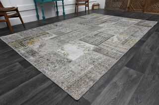 Oriental Vintage Area Rug - Thumbnail