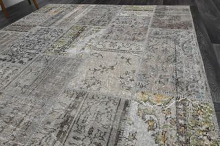 Oriental Vintage Area Rug - Thumbnail