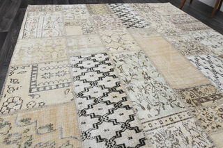 Vintage Cream Area Rug - Thumbnail