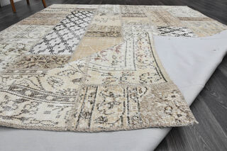 Vintage Cream Area Rug - Thumbnail