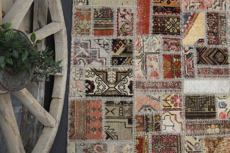  Vintage Brown Shades Area Rug