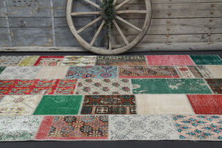 Vintage Vibrant Area Rug - Thumbnail