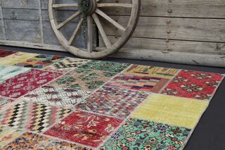 Handmade Vintage Oriental Rug - Thumbnail