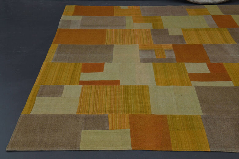 Muted Yellow - Mid Century Vintage Rug