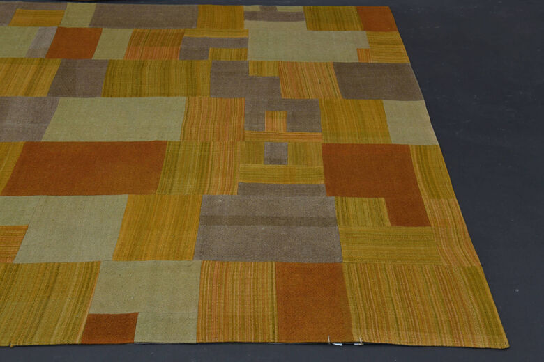 Muted Yellow - Mid Century Vintage Rug