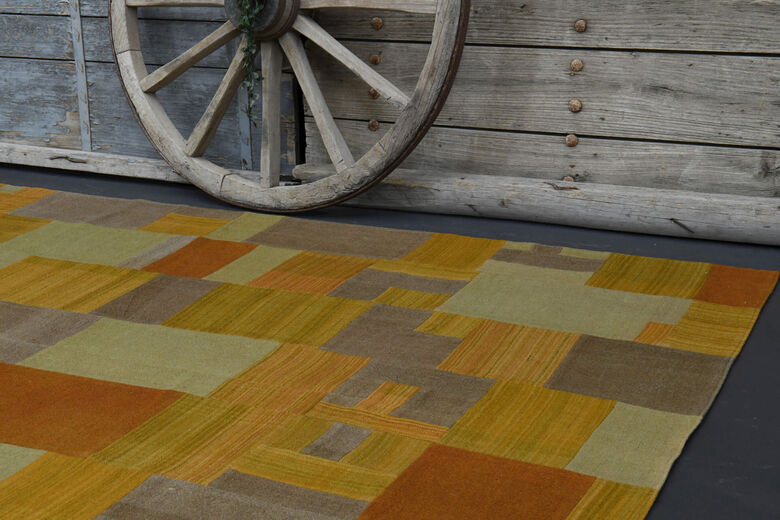 Muted Yellow - Mid Century Vintage Rug