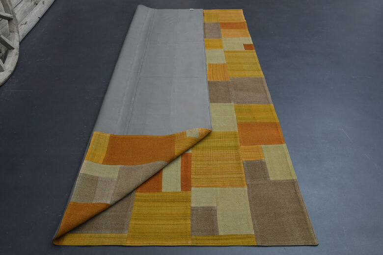 Muted Yellow - Mid Century Vintage Rug