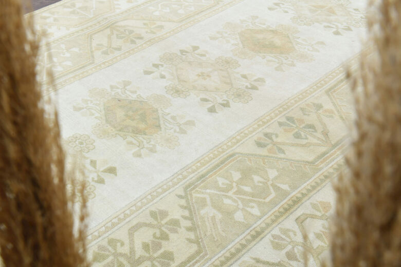 Neutral Vintage Area Rug