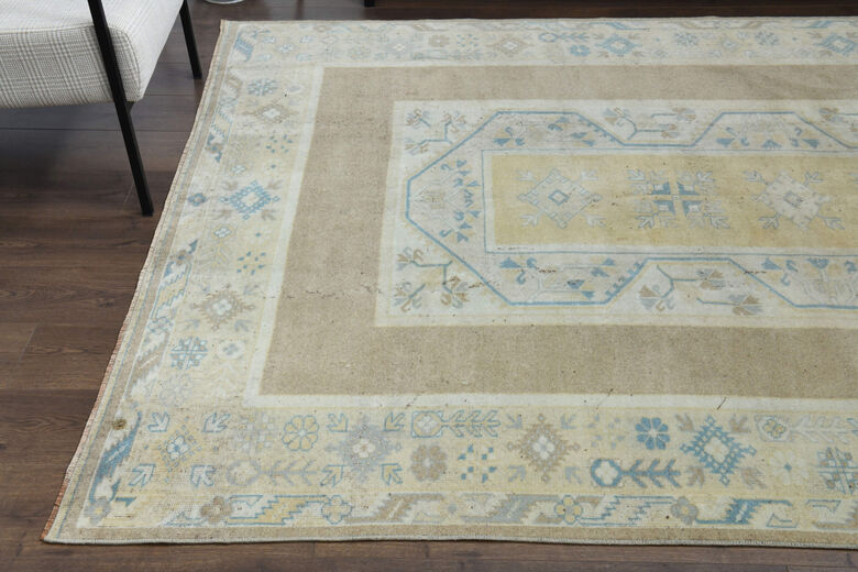 Neutral Vintage Area Rug