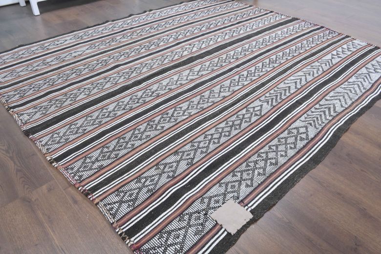 Handmade Vintage Kilim Rug