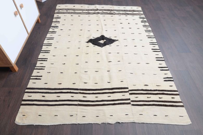 Handmade Vintage Accent Kilim Rug