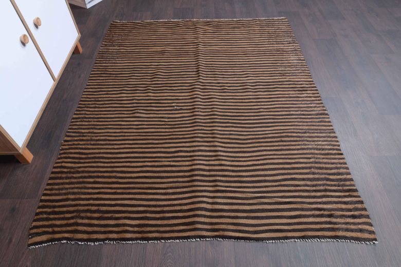 Handmade Vintage Kilim Rug