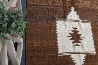 Brown Medallion Rug - Thumbnail