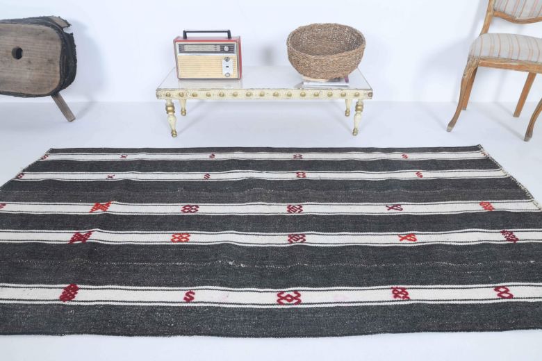 Handmade Vintage Kilim Rug