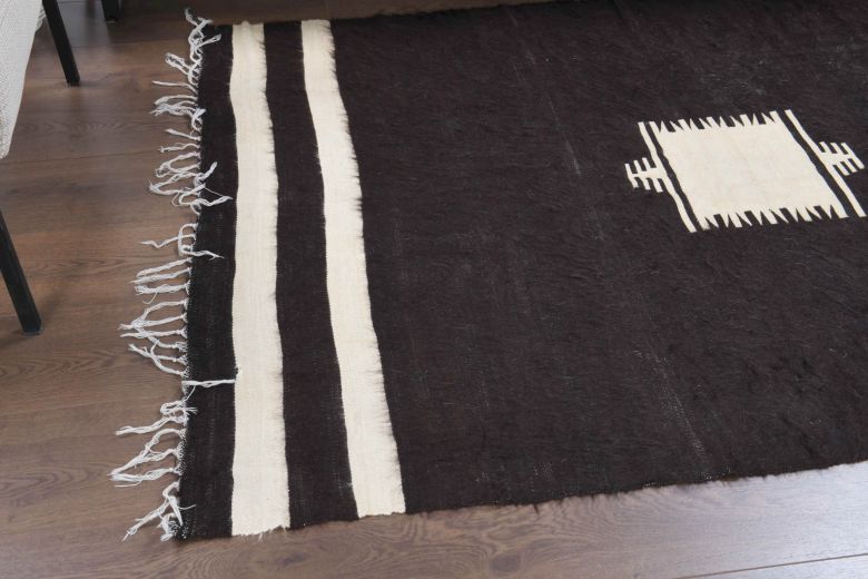 Handmade Vintage Kilim Rug