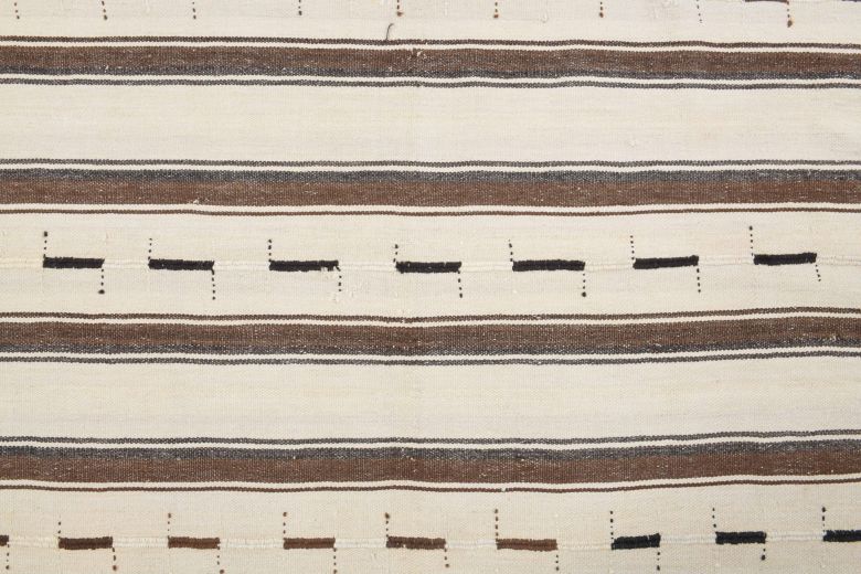 Handmade Vintage Beige Kilim Rug