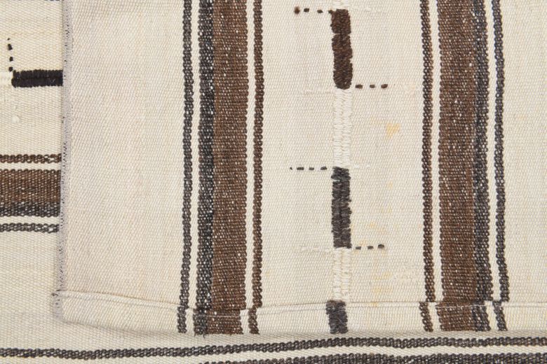 Handmade Vintage Beige Kilim Rug