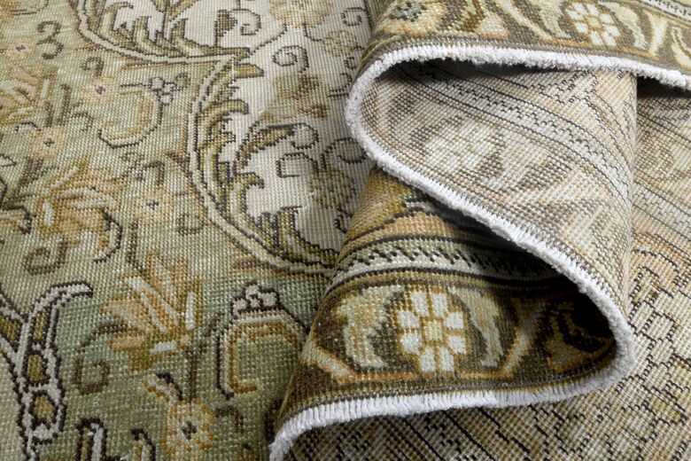 Medallion Persian Handmade Vintage rug