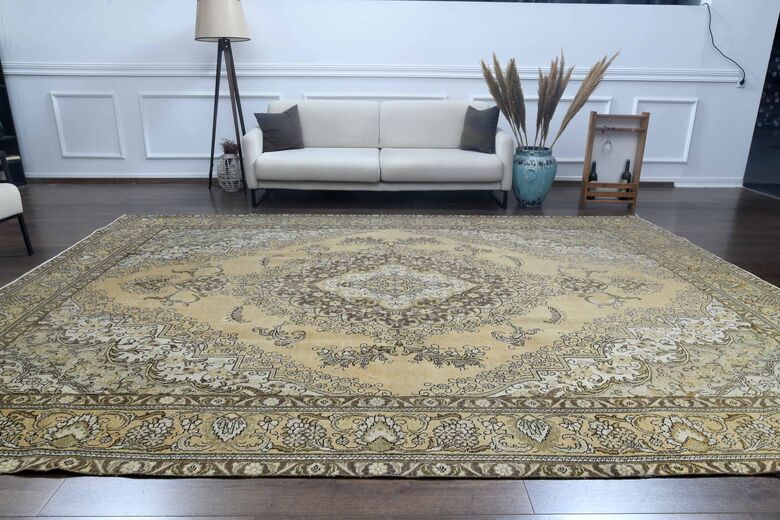 Medallion Persian Handmade Vintage rug