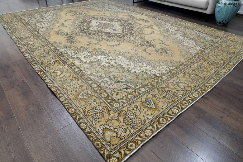 Medallion Persian Handmade Vintage rug