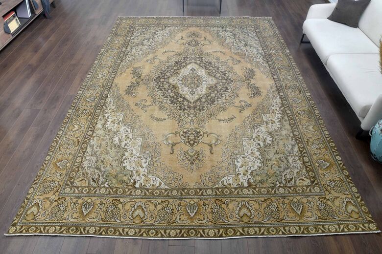 Medallion Persian Handmade Vintage rug