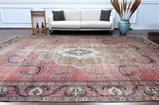 Oriental Persian Vintage Area Rug - Thumbnail