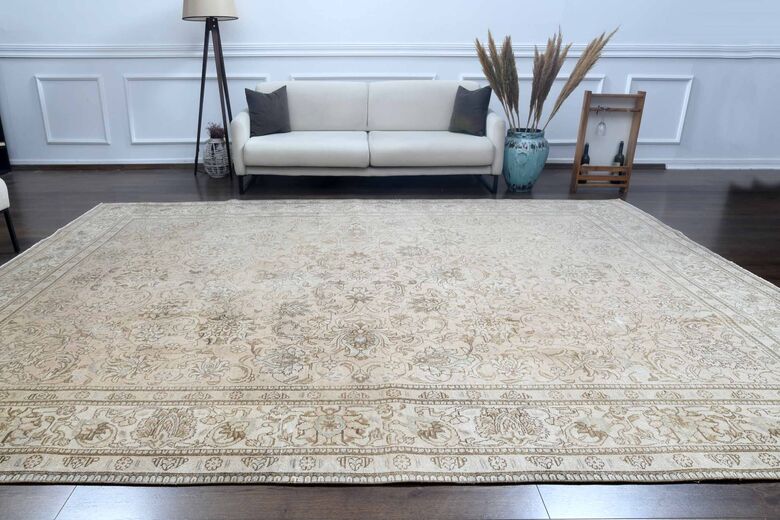 Persian 9x13 Wool Floral Rug