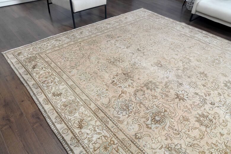 Persian 9x13 Wool Floral Rug