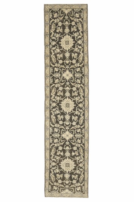 Black & Beige Vintage Runner