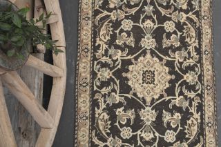 Black & Beige Vintage Runner - Thumbnail