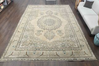 Oversized Oriental Persian Rug - Thumbnail