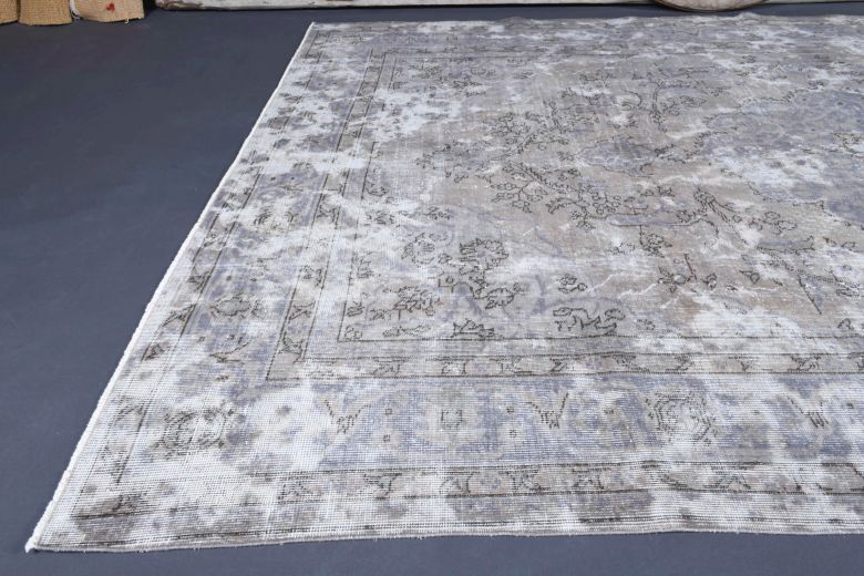 Antique Distressed Vintage Area Rug