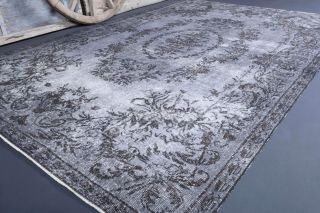 Vintage Area Rug - Thumbnail