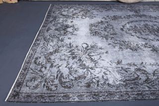 Vintage Area Rug - Thumbnail