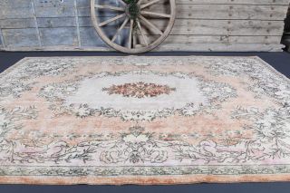 Oversized Vintage Area Rug - Thumbnail